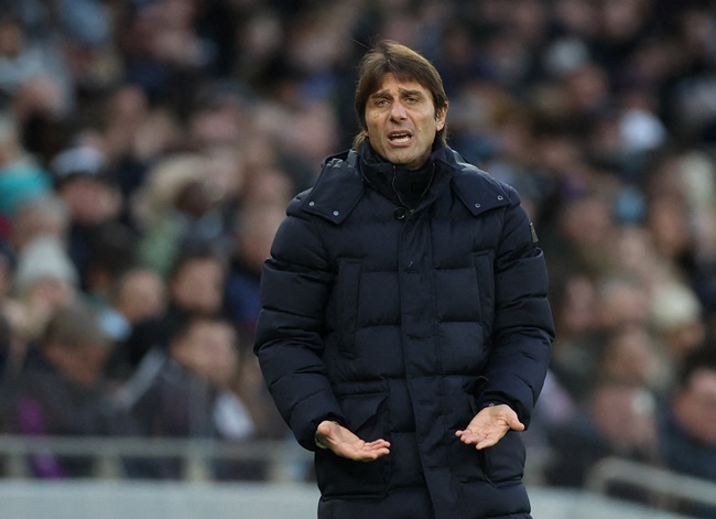 Conte thẳng tay loại bỏ 4 cái tên, đưa ra yêu cầu phũ phàng