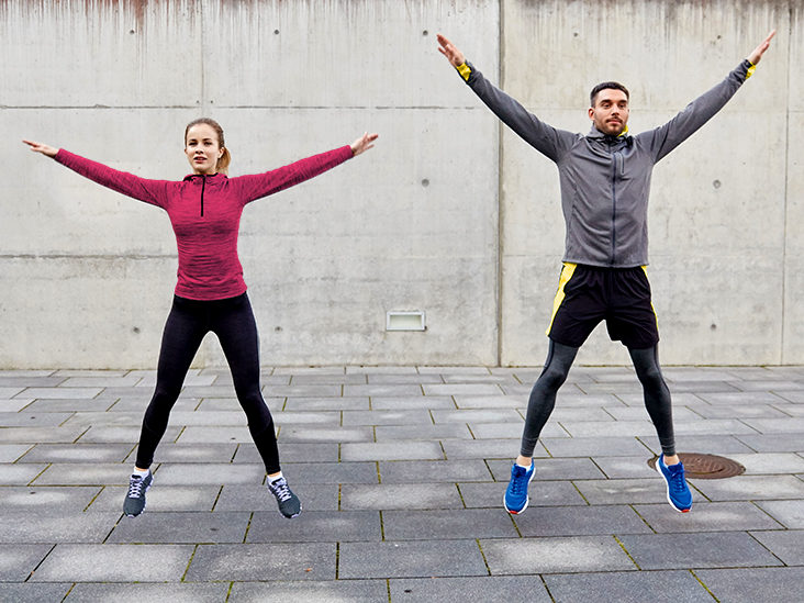 Jumping jacks là gì? Jumping jacks có giúp giảm mỡ bụng không?