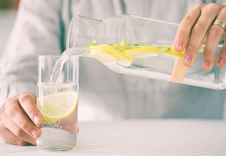Uống detox chanh giảm cân thanh lọc cơ thể đúng cách