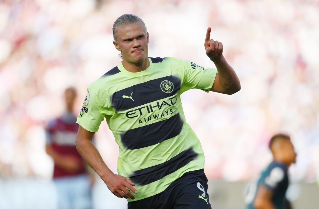 Haaland tỏa sáng, Man City khẳng định vị thế nhà vua