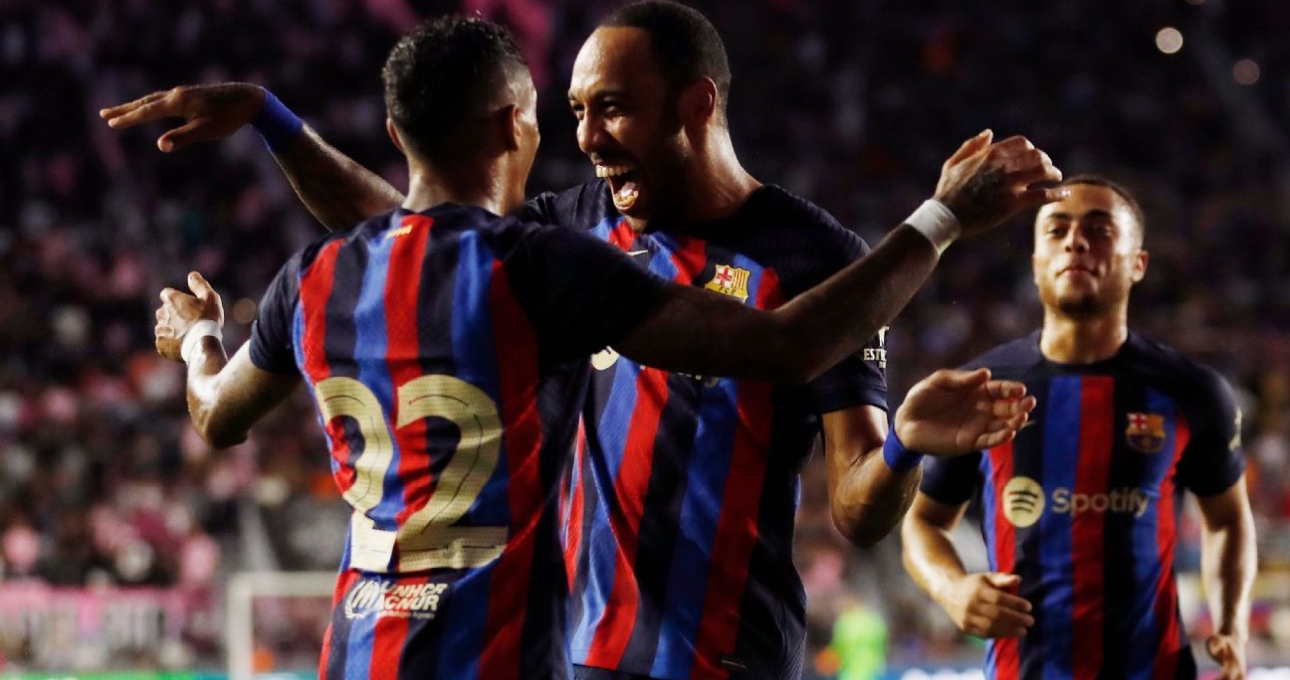 Tỏa sáng rực rỡ ngày ra mắt, tân binh Barca lập tức 'cà khịa' Real Madrid
