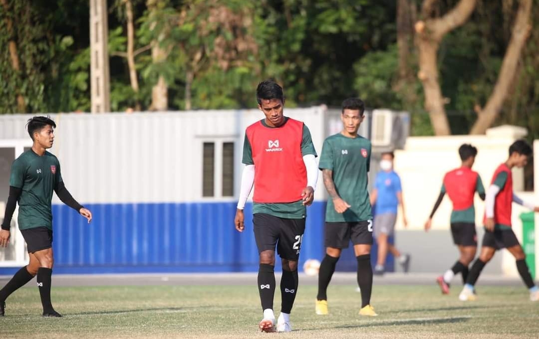 CĐV Đông Nam Á phẫn nộ về sân tập của nước chủ nhà Việt Nam tại SEA Games