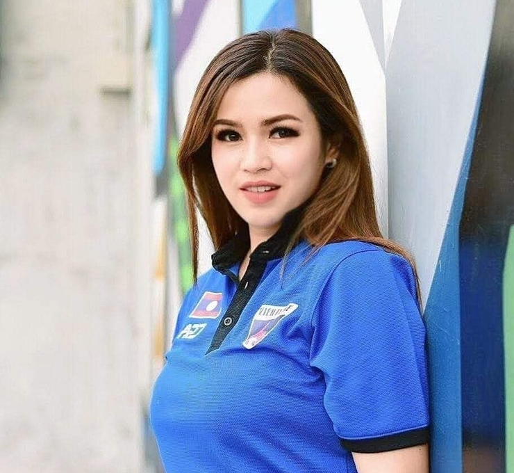 Nhan sắc Madam Bo, ‘nữ thần bóng đá Lào’ chịu chơi ngang Madam Pang của Thái Lan