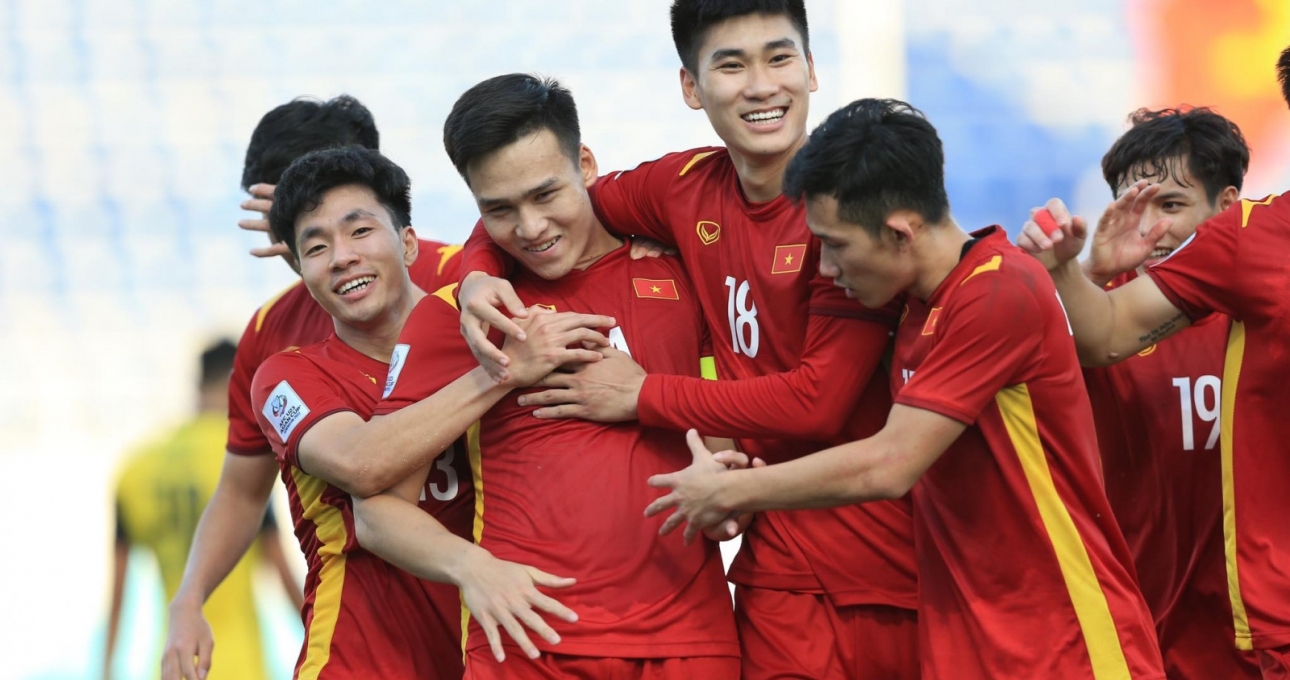 Phóng viên Trung Quốc: ‘Ở cấp độ U23 chúng ta đang đi sau bóng đá Việt Nam’