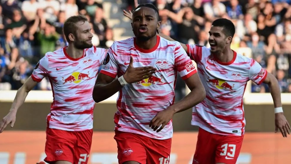 CHÍNH THỨC: Xác định 2 cặp đấu bán kết Europa League 2021/22