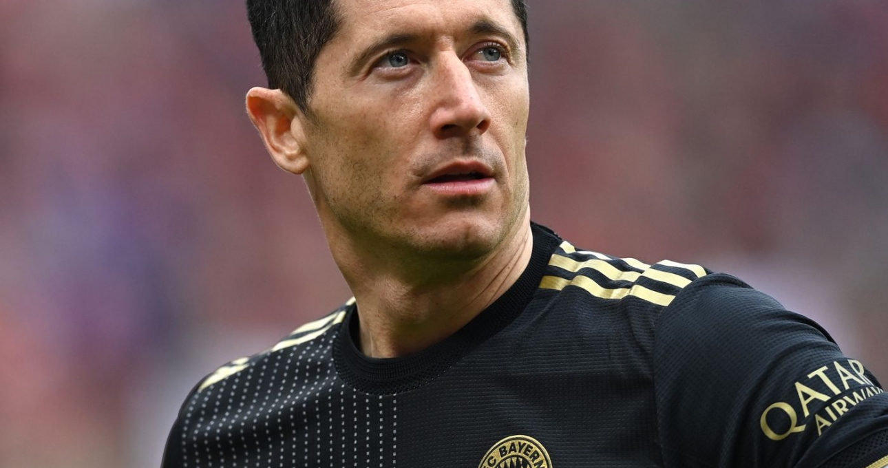 Lewandowski phá kỷ lục Bundesliga trong trận thua đáng thất vọng của Bayern