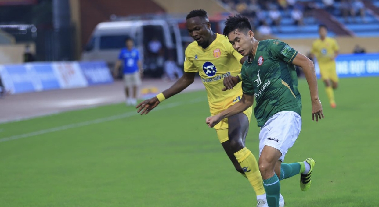 Đánh bại 'gã nhà giàu', Nam Định có chiến thắng thứ 2 tại V-League