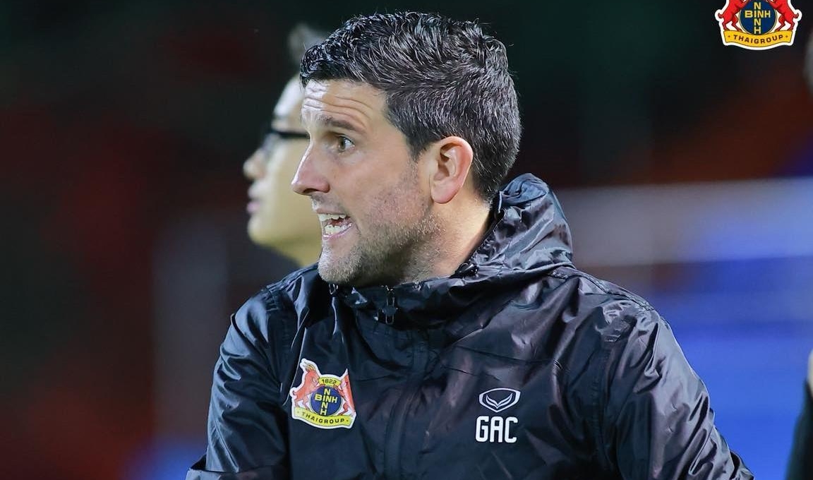 HLV Tây Ban Nha chưa nghĩ đến chức vô địch cùng Ninh Bình