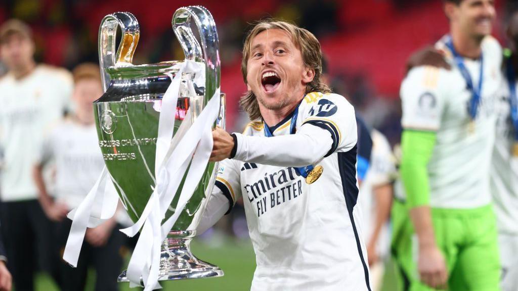 Luka Modric ước được gắn bó với Real Madrid tới lúc giải nghệ
