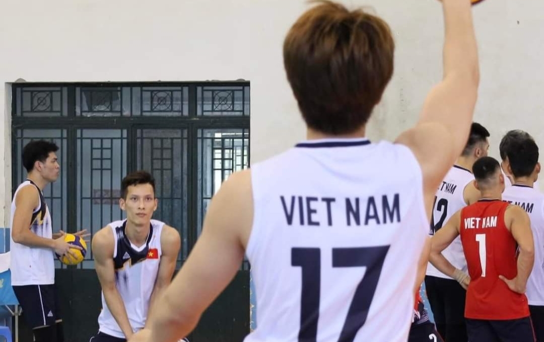Tuyển bóng chuyền nam chốt 15 cái tên, sẽ còn 1 chủ công bị loại?