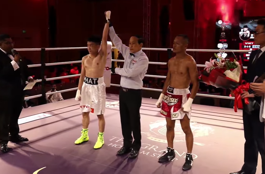 Sẳm Minh Phát 'hạ knock-out' võ sĩ Indonesia chỉ trong hai hiệp đấu