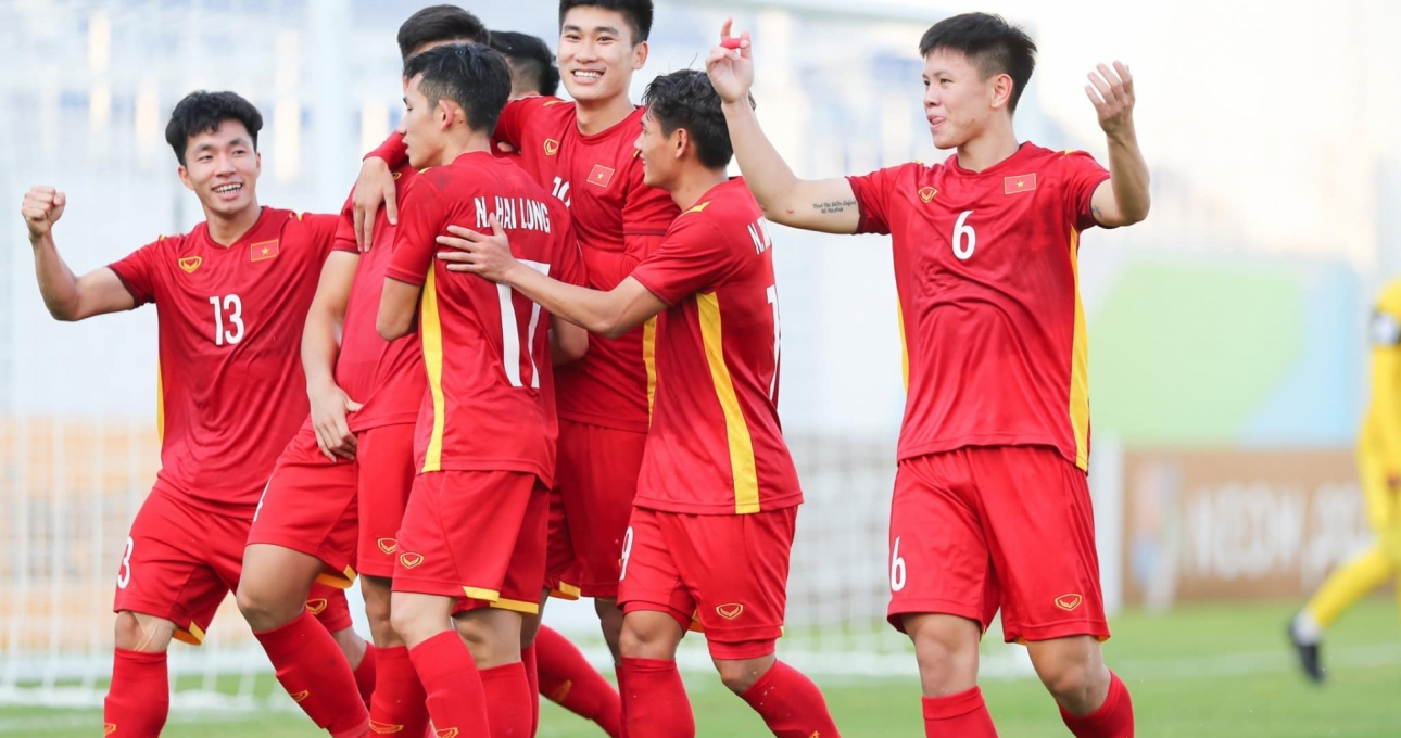 HLV Phan Thanh Hùng phản đối U23 Việt Nam đá V-League