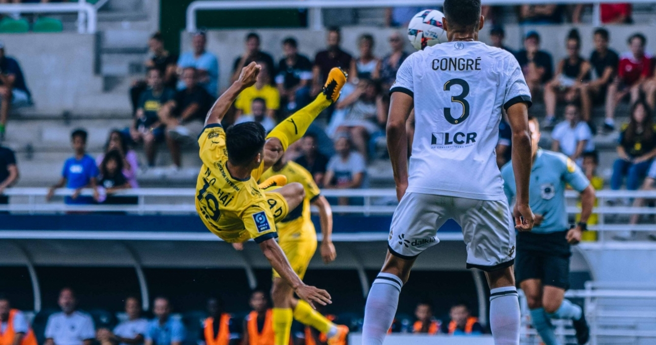 Suýt lập siêu phẩm, Quang Hải có 'bước tiến lớn' tại Pau FC ở Ligue 2