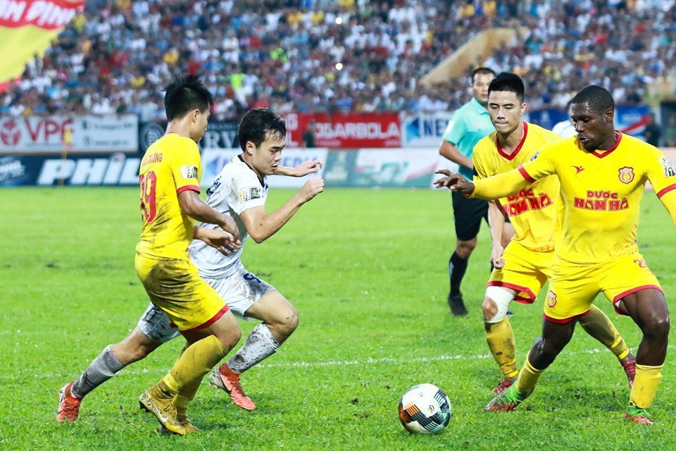 NÓNG: CLB V-League nhận cái ‘kết đắng’ khi bỏ giải giữa chừng