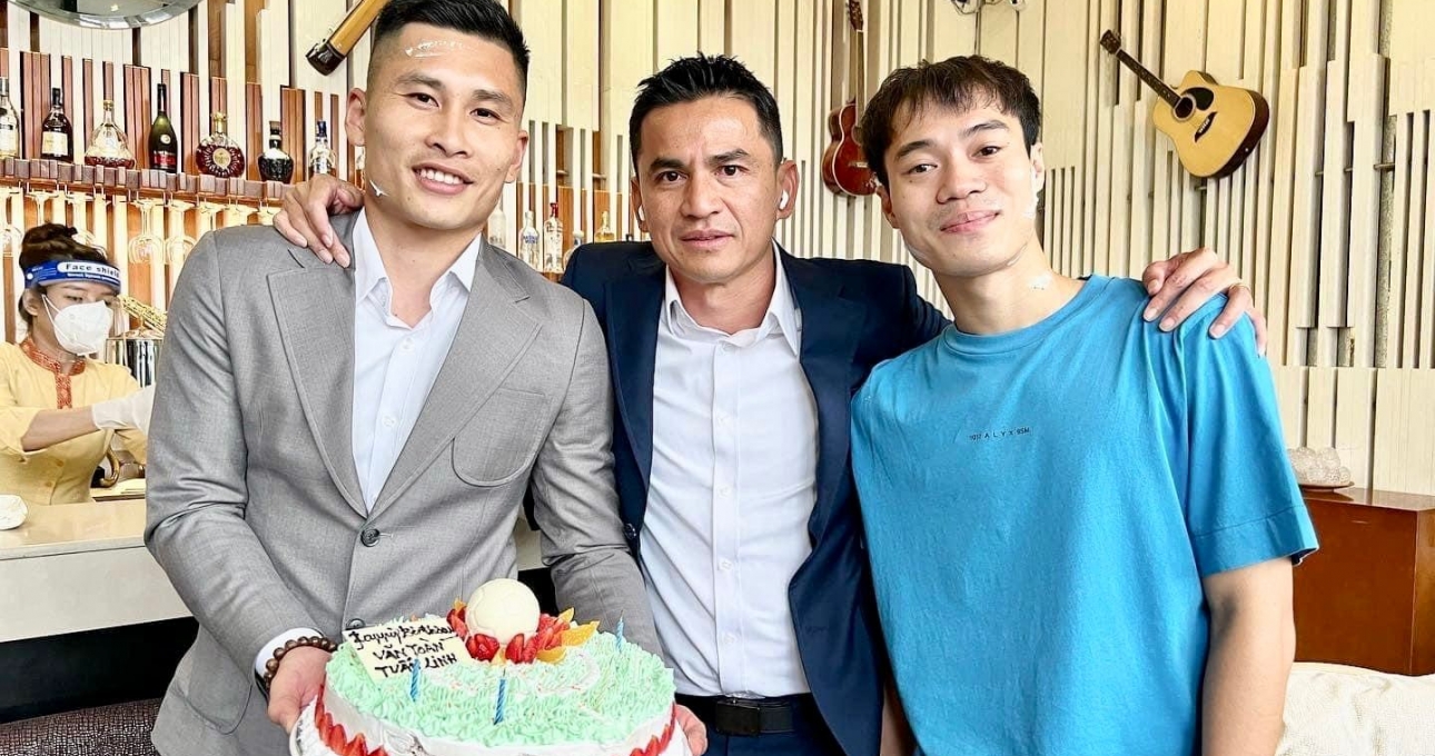 Sao HAGL nhận 'quà đặc biệt' trước ngày đá AFC Champions League
