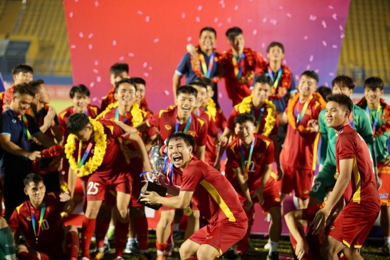 'Trả thù' Malaysia thành công, U19 Việt Nam lên ngôi vô địch