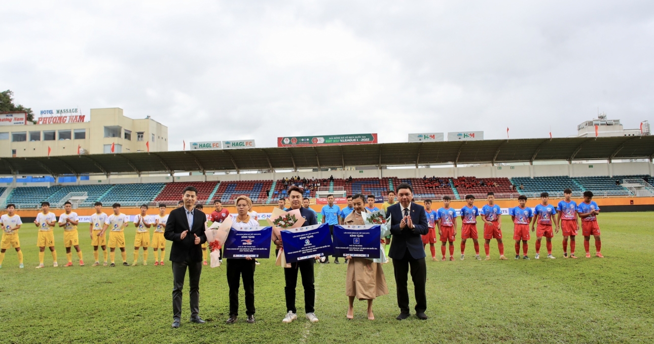 Mưa bàn thắng xuất hiện trong ngày khai màn vòng chung kết U15 Quốc gia - Next Travel 2022