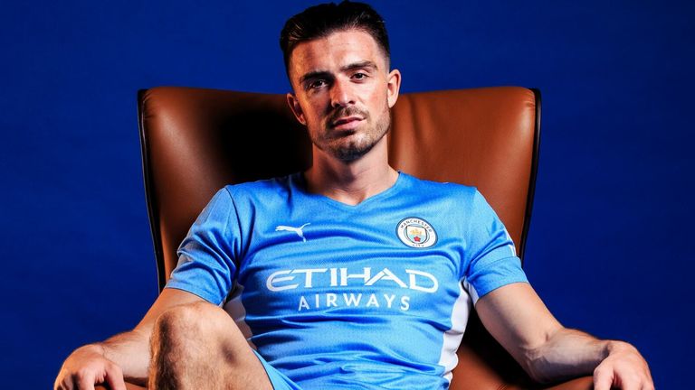 Man City chính thức ra mắt siêu ‘bom tấn’