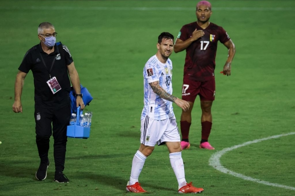 Messi ghi dấu ấn, Argentina dễ dàng giành trọn 3 điểm trước Venezuela