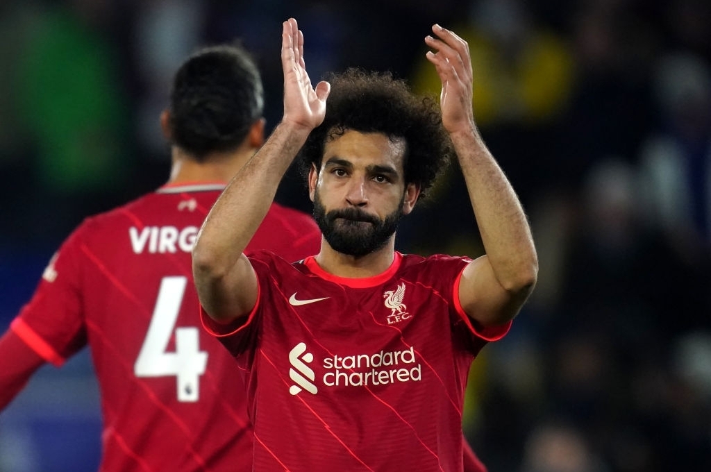 Salah sút hỏng penalty, Liverpool ngậm trái đắng rời 'Hang Cáo'