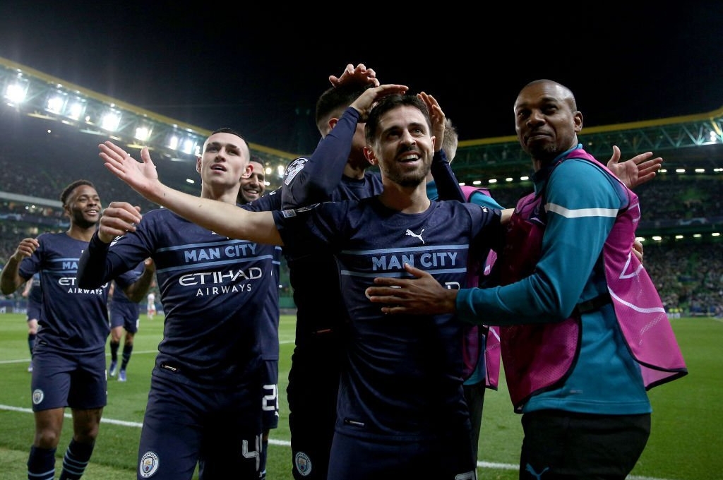 Dễ dàng hủy diệt đối thủ, Man City đặt một chân vào tứ kết Cúp C1