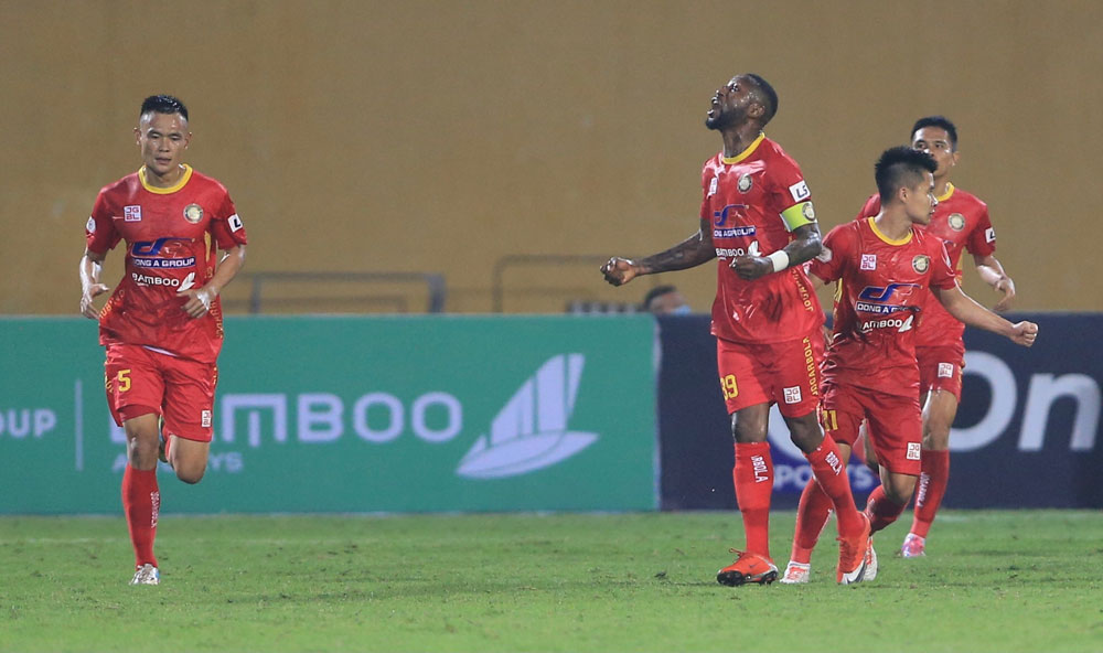 Tiền đạo nhập tịch muốn rời khỏi Thanh Hóa nhưng không được