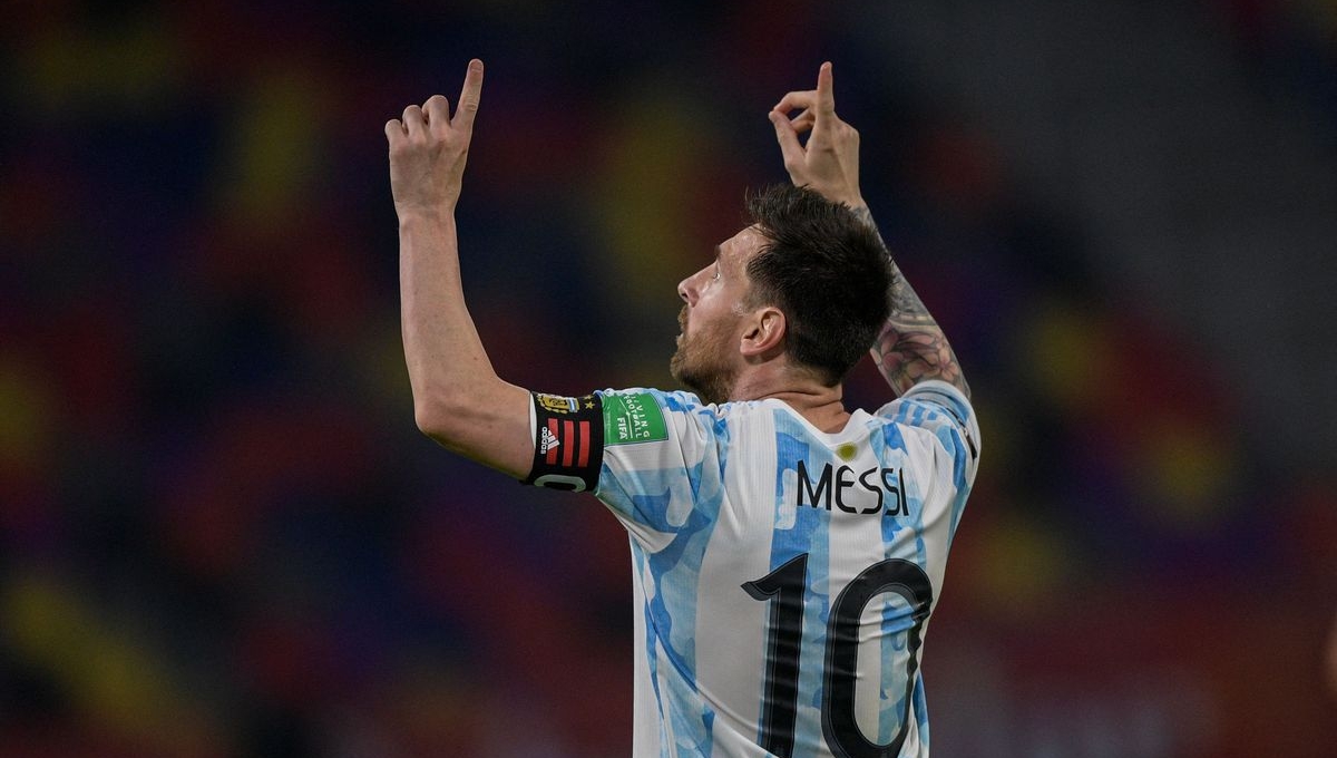 Messi cân bằng kỉ lục ‘khủng’ trong màu áo ĐT Argentina