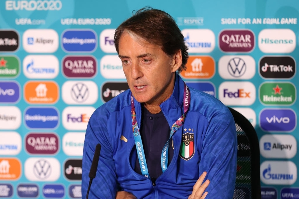 HLV Mancini: 'Lẽ ra chúng tôi phải ghi nhiều hơn 2 bàn'