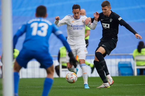 Real hòa hú vía 'gã tí hon', cuộc đua vô địch La Liga trở nên gay cấn
