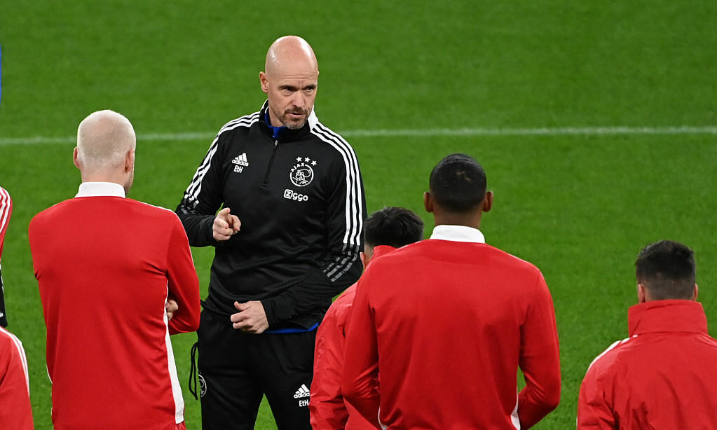 Erik ten Hag chốt đưa tiền đạo huyền thoại MU trở lại Old Trafford