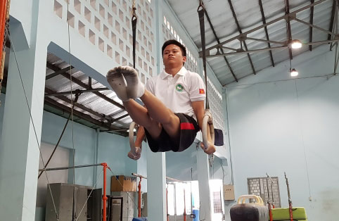 Khánh Phong giành quyền vào chung kết Giải Vô địch thể dục dụng cụ Baku 2022