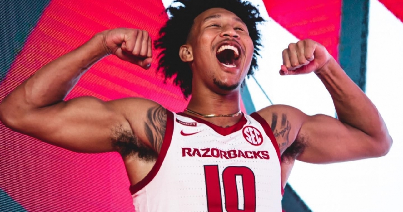 Sao bóng rổ gốc Việt bỏ đại học để gia nhập giải bóng rổ nhà nghề NBA