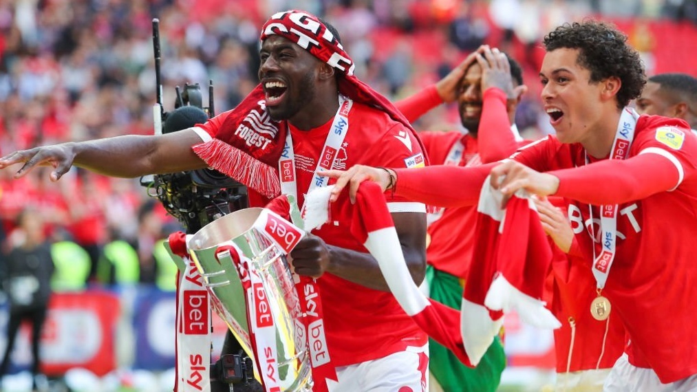 Nottingham Forest thăng hạng: Sự trở lại của một tượng đài