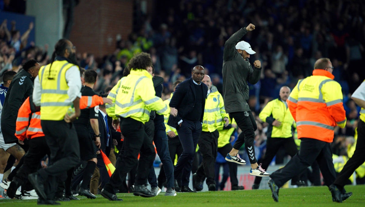 “Sút” vào CĐV Everton, Vieira đối mặt với án phạt nặng