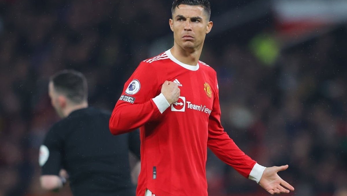 Ronaldo từ chối mức lương kỉ lục từ 'đại gia' dầu mỏ, tiếp tục chinh chiến châu Âu