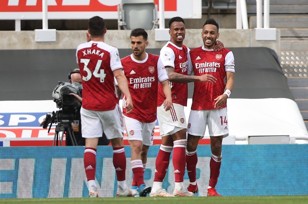 Arsenal dễ dàng đánh bại Newcastle trên sân khách