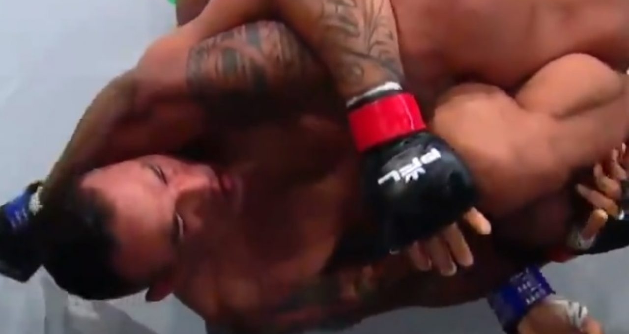 Cựu vương UFC Fabricio Werdum ăn đòn như bao cát, thua ngay trận ra mắt PFL