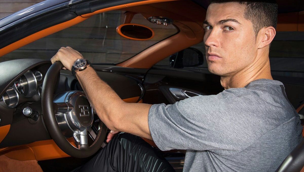 Lộ điểm đến dàn siêu xe, Ronaldo trở lại đội bóng cũ?