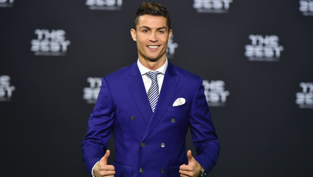 Ronaldo ký hợp đồng 2 năm với ‘gã khổng lồ’