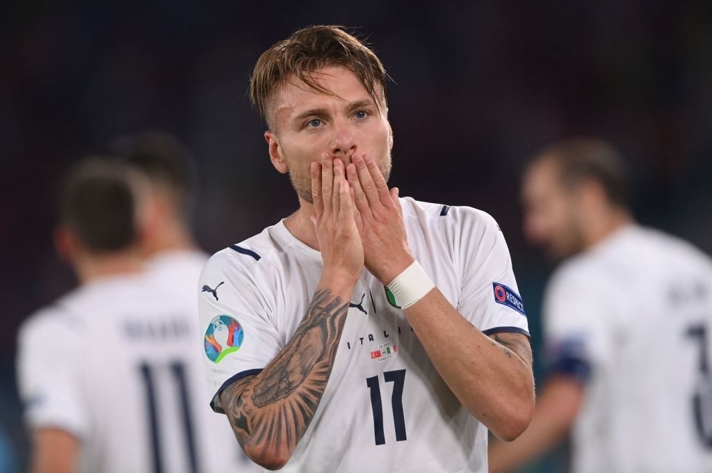 'Địch thủ của Ronaldo' ghi bàn mở khoản, đua Vua phá lưới EURO 2021