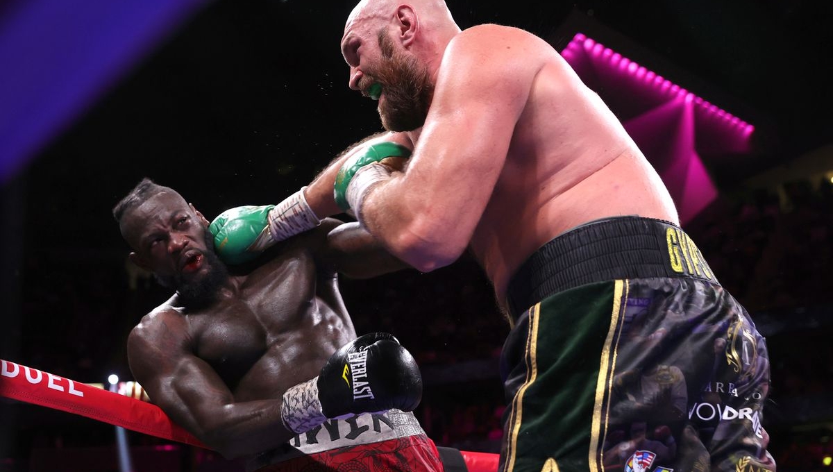 VIDEO: Phát cuồng với pha knockout của Tyson Fury trước Deontay Wilder