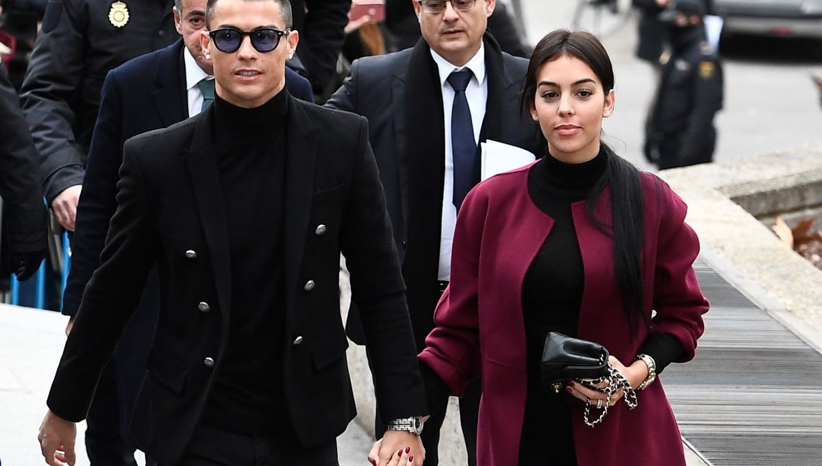 Ronaldo bất ngờ báo tin vui, 'thương vụ thế kỷ' chuẩn bị hoàn tất
