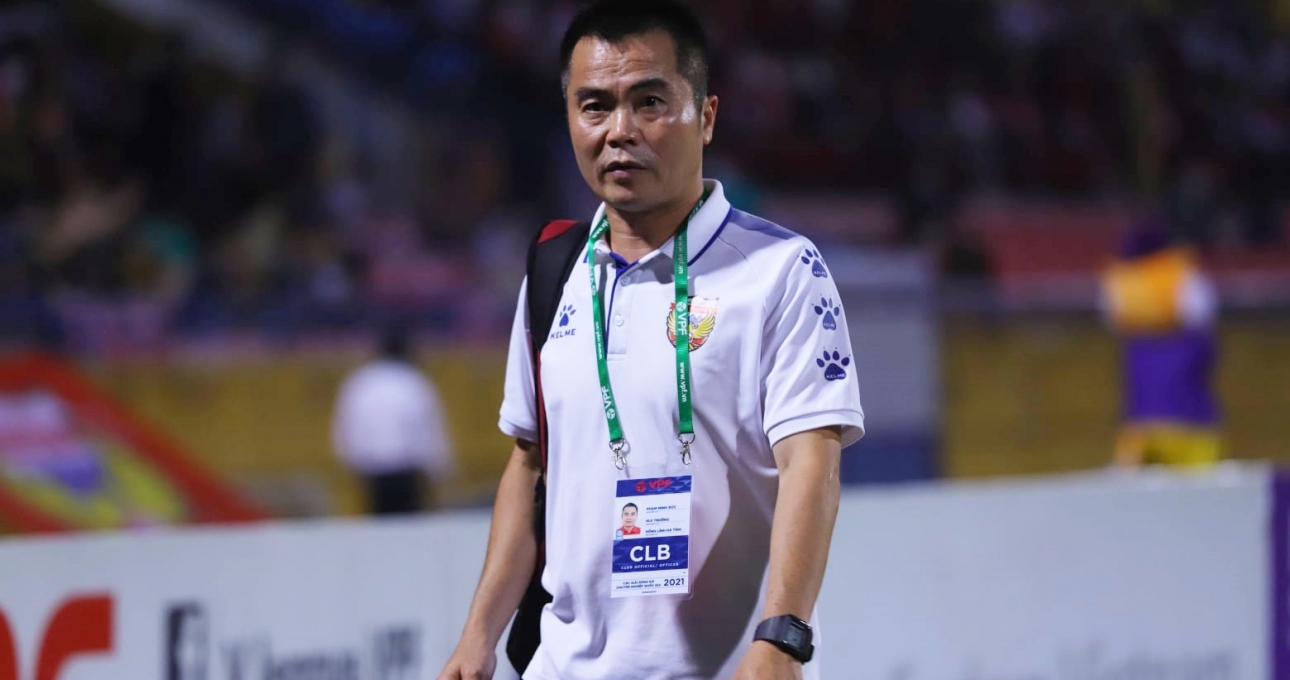 HLV Phạm Minh Đức chia tay CLB Hồng Lĩnh Hà Tĩnh