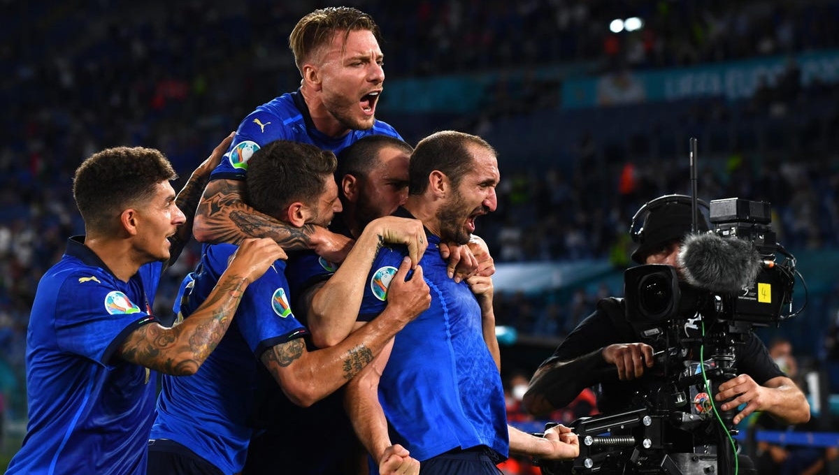 Lịch thi đấu vòng Tứ kết EURO 2021 hôm nay