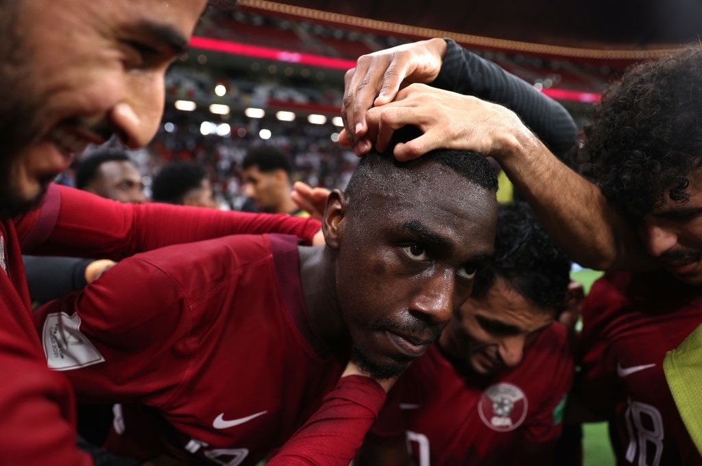 Chủ nhà World Cup 2022 thị uy sức mạnh trước Iraq