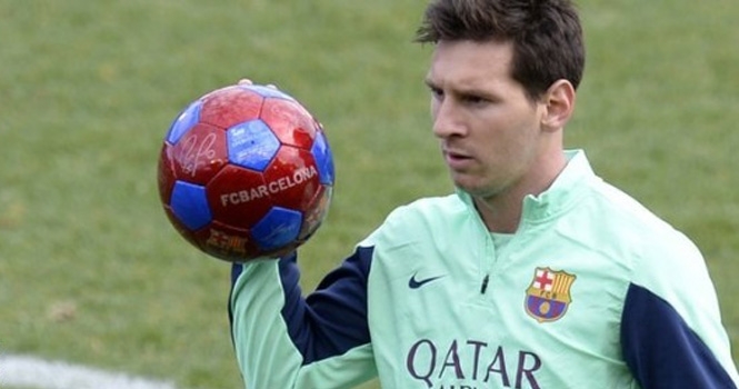 Messi ‘đua đòi’ chơi Skateboard