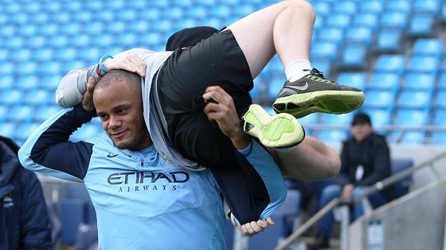 Kompany vác người giúp việc chạy như bay