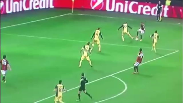 Video bóng đá: Taarabt làm diễn xiếc trước hậu vệ Atletico