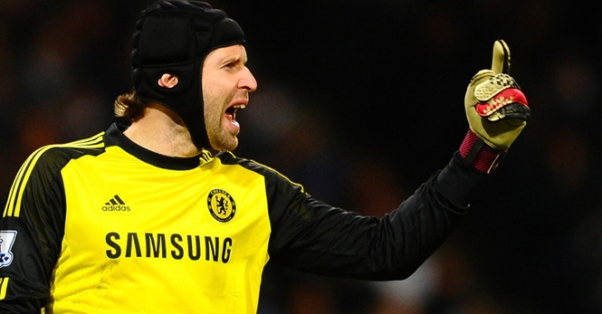 Petr Cech bất ngờ “bật” lại tuyên bố của Mourinho