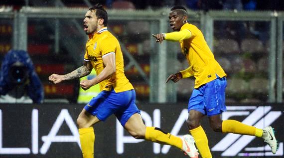 Tevez nổ súng, Juventus lội ngược dòng trước Sassuolo
